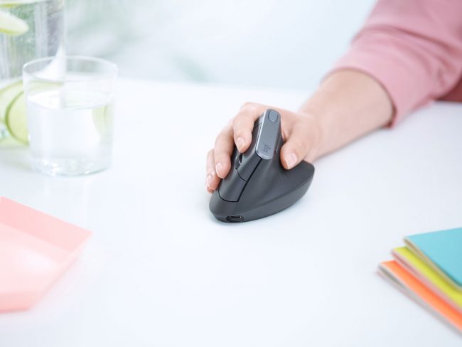  &copy; Logitech